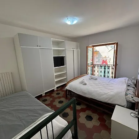 Διαμέρισμα Centro Storico Spazioso Loft In Residenza Storica Αλμπένγκα