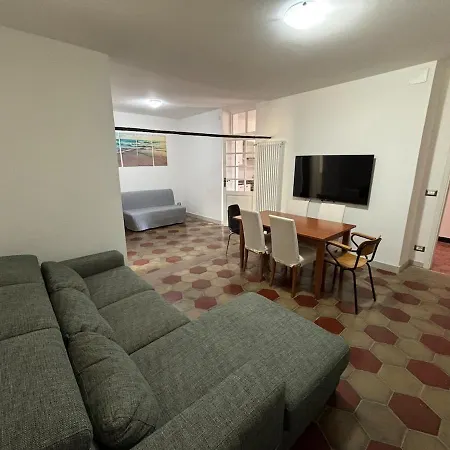 Centro Storico Spazioso Loft In Residenza Storica Lägenhet *