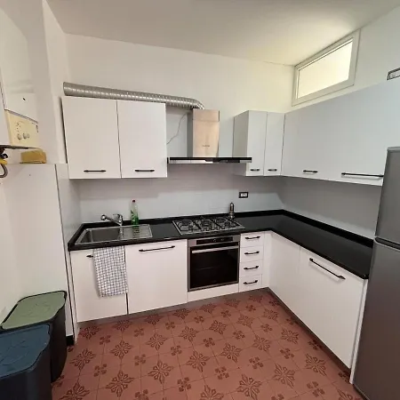 Centro Storico Spazioso Loft In Residenza Storica Lägenhet *