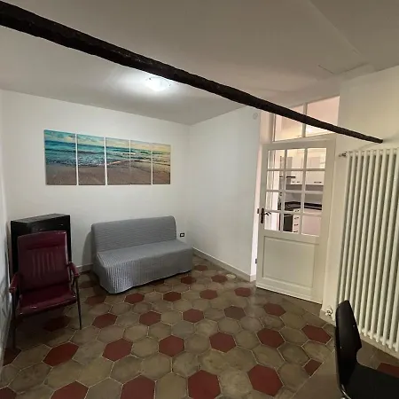 Centro Storico Spazioso Loft In Residenza Storica Lägenhet *