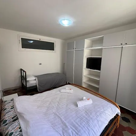 Centro Storico Spazioso Loft In Residenza Storica Albenga