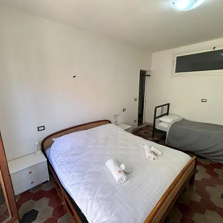 Centro Storico Spazioso Loft In Residenza Storica Lägenhet *