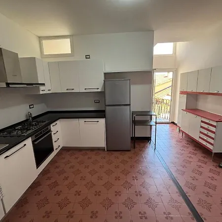 Centro Storico Spazioso Loft In Residenza Storica Albenga